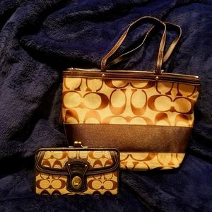 Coach purse and wallet